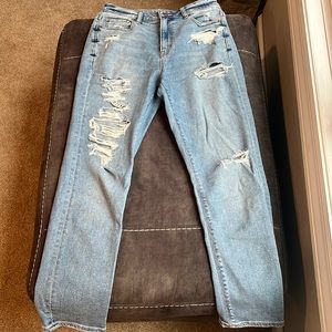 High rise ripped American Eagle mom jeans